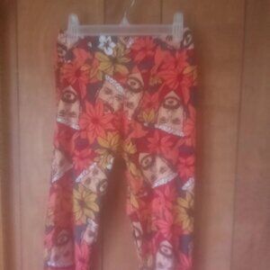 LuLaRoe Christmas Poinsettia & Bearded Elf Leggings OS Holiday Print
